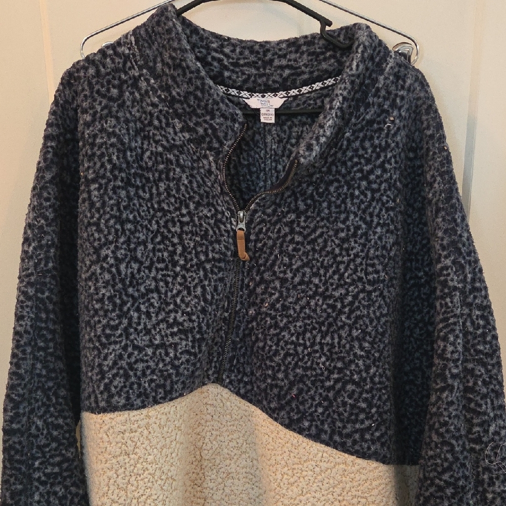Time and Tru Black and White Sherpa Pullover